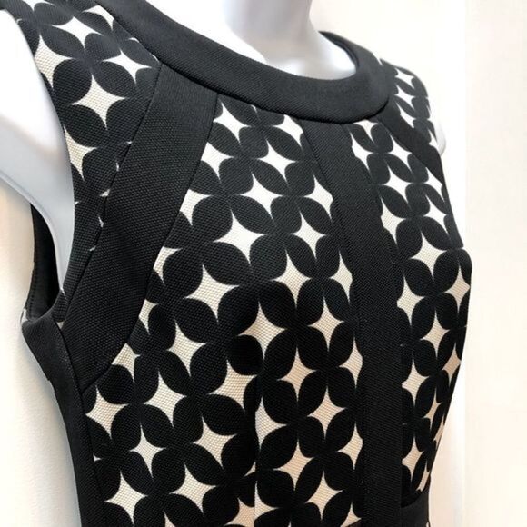 Donna Morgan black and‎ cream sheath dress with gold zip woman’s size 2 - Picture 6 of 6